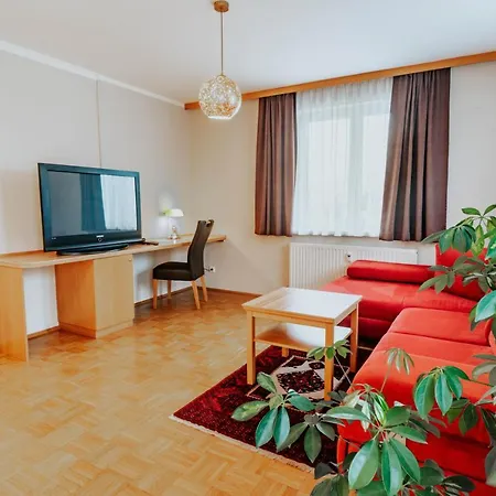 Am Kapuzinerplatz 4*