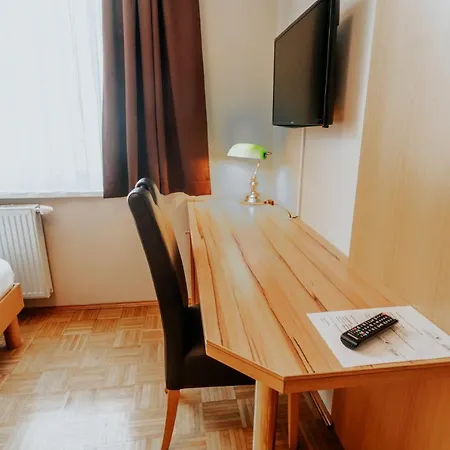 Am Kapuzinerplatz 4*