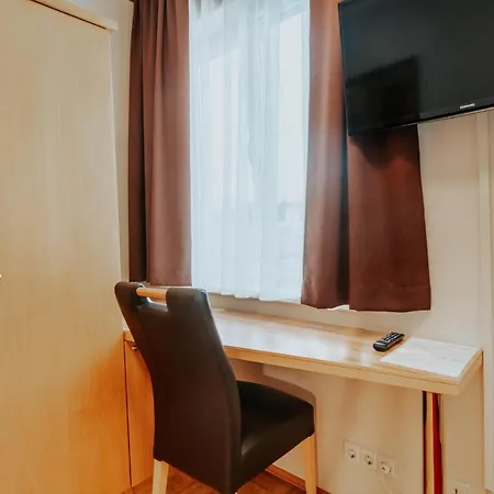 Am Kapuzinerplatz Hotel Knittelfeld