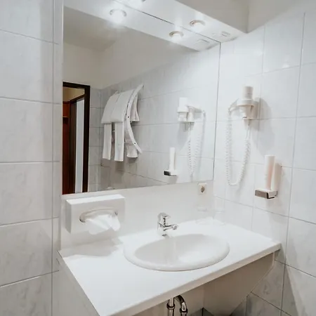 Am Kapuzinerplatz 4*