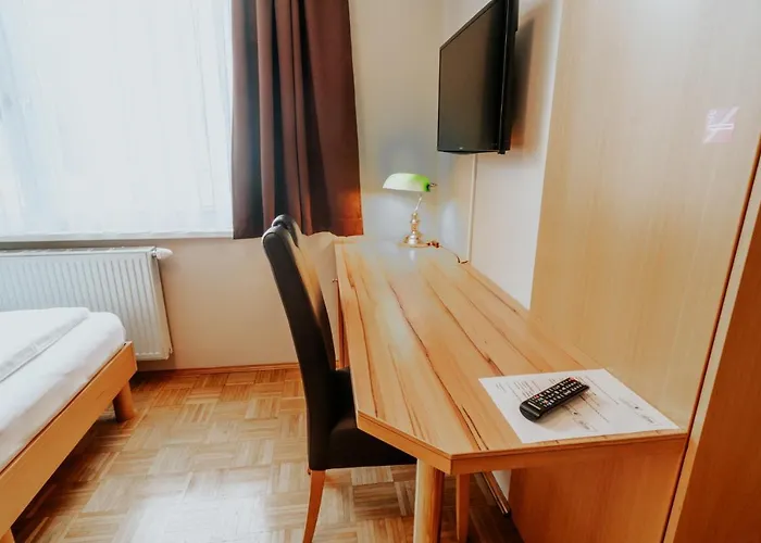 Am Kapuzinerplatz 4*