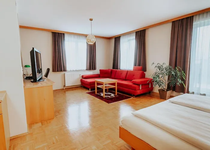 Hotel Am Kapuzinerplatz 4*