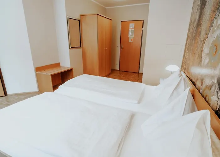 Am Kapuzinerplatz 4*