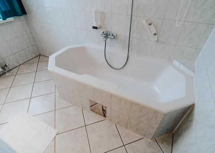 Am Kapuzinerplatz 4*