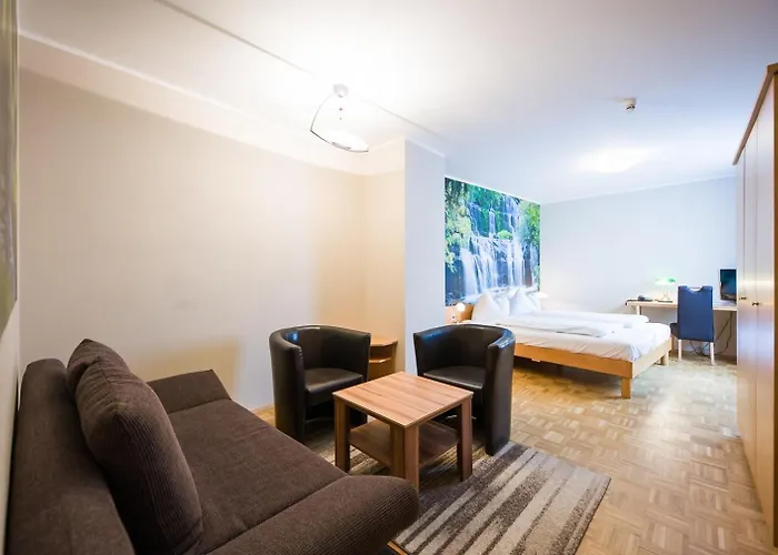 卡普辛广场酒店 酒店